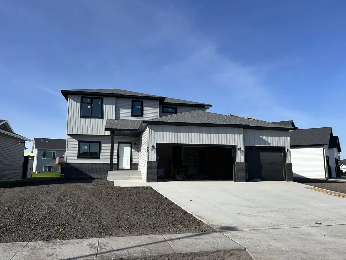 6627 14 ST S, Fargo, ND 58104