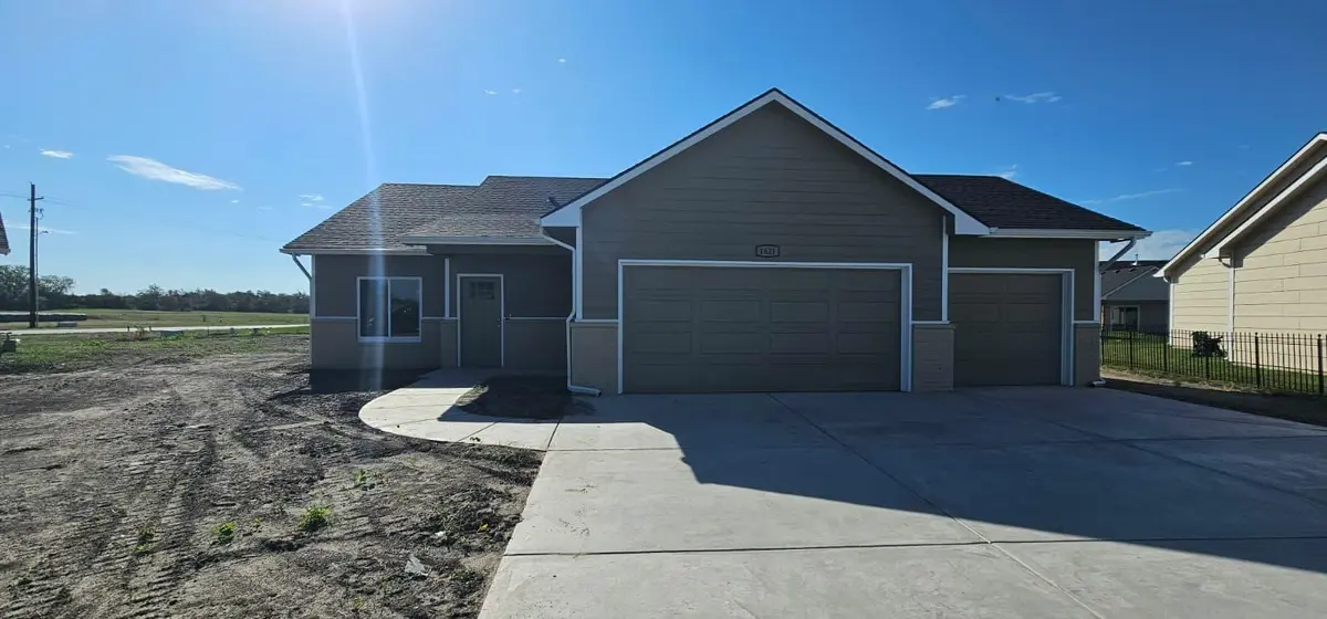 1621 Midway Ct., Valley Center, KS 67147