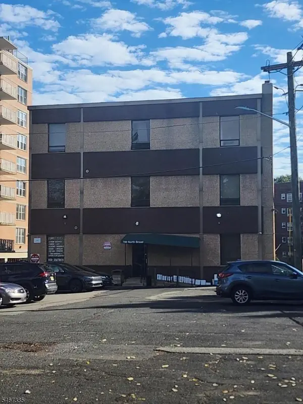 700 N Broad St, Elizabeth City, NJ 07208