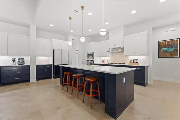 200 Quarter Horse LN, Driftwood, TX 78619