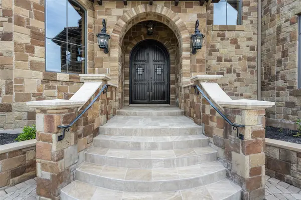 210 Costa Bella DR, Austin, TX 78734