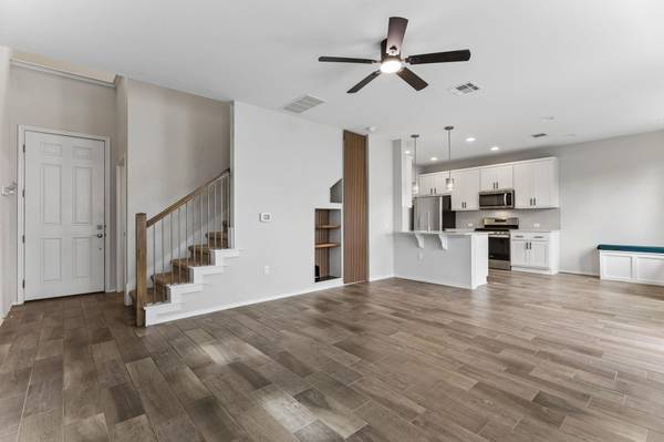 9421 Hunter LN, Austin, TX 78748