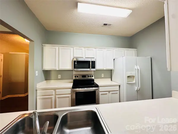 5307 Waverly Lynn LN, Charlotte, NC 28269