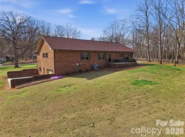 328 Davidson CT, Taylorsville, NC 28681