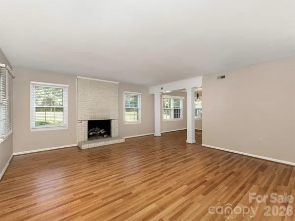 727 Clayfield CT, Charlotte, NC 28209
