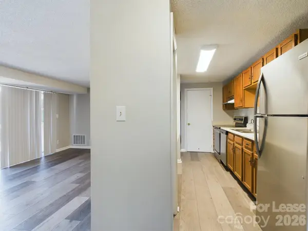 9511 Shannon green DR, Charlotte, NC 28213