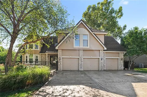 9913 W 125th TER, Overland Park, KS 66213