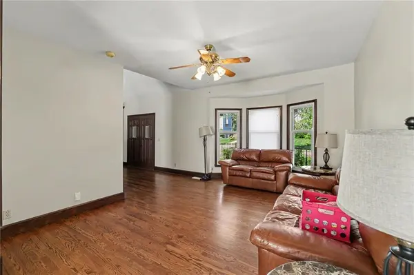 9913 W 125th TER, Overland Park, KS 66213