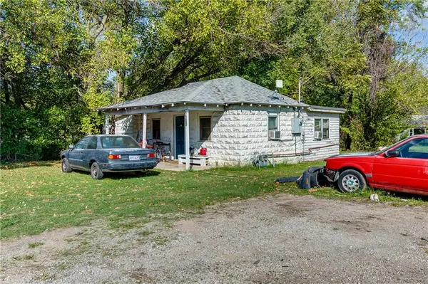 1909 & 1911 Front ST, Galena, KS 66739