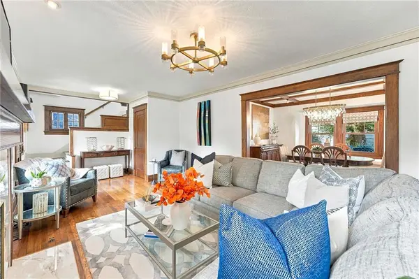 410 Huntington RD, Kansas City, MO 64113