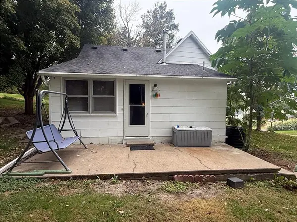 407 E 4th ST, Mound City, MO 64470