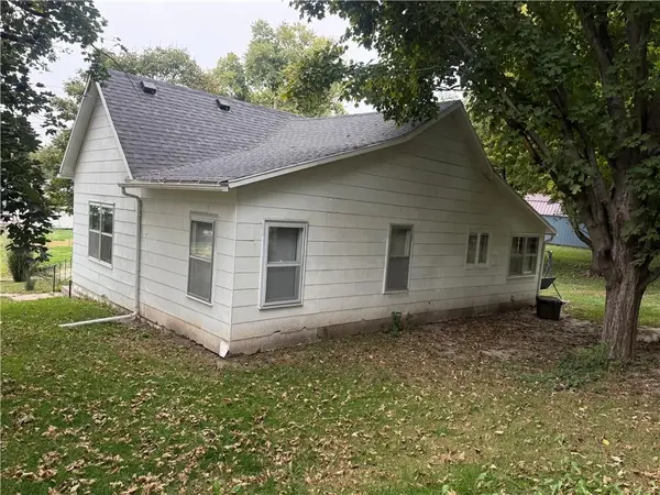 407 E 4th ST, Mound City, MO 64470