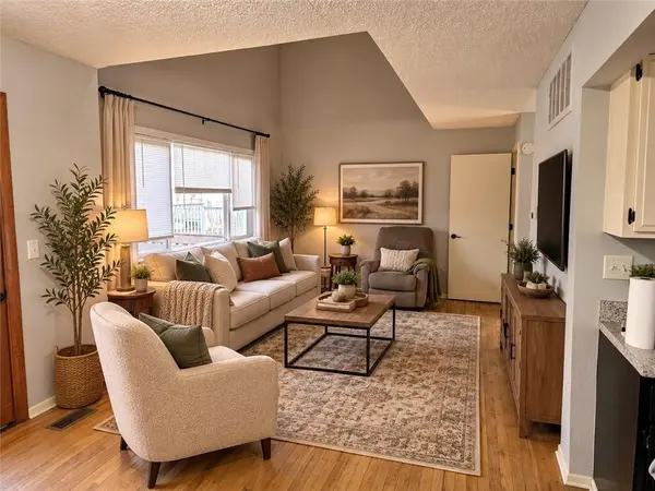 255 N Michigan ST #4, Lawrence, KS 66044