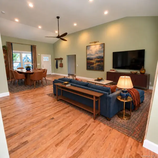 5 Lane G, Huntington, NY 11743