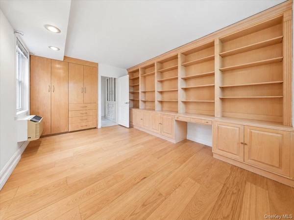 2575 Palisade AVE #1L, Bronx, NY 10463