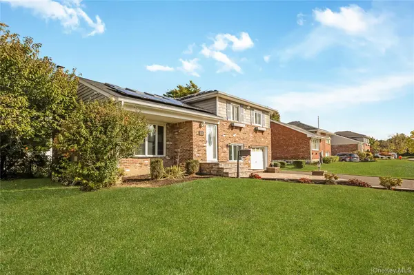 19 Grant ST, Farmingdale, NY 11735