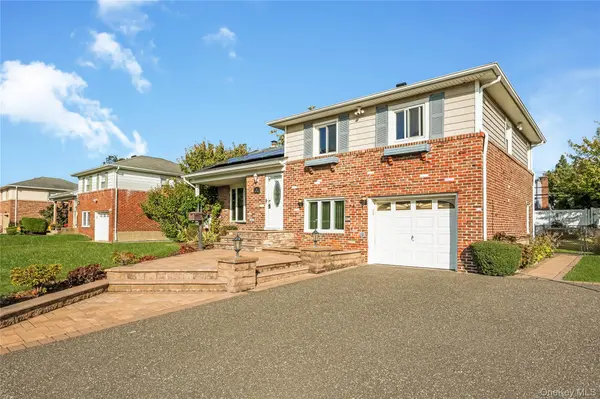 19 Grant ST, Farmingdale, NY 11735