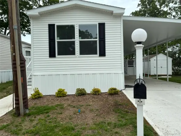 1661 Old Country RD #212, Riverhead, NY 11901