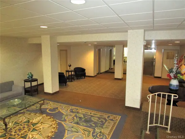 40 Daley PL #126, Lynbrook, NY 11563