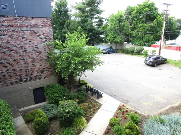 40 Daley PL #126, Lynbrook, NY 11563