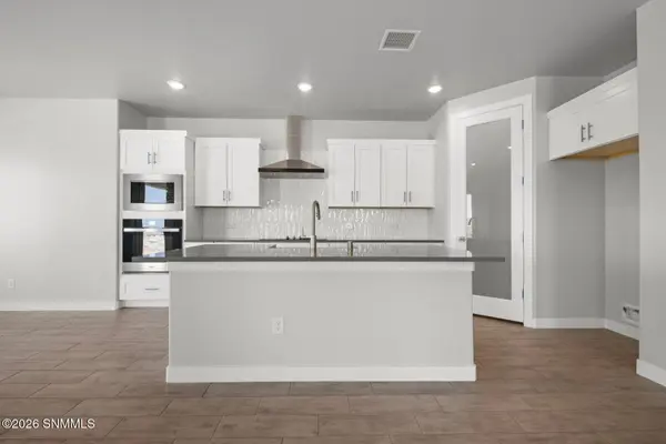 7284 Ultramarine RD, Las Cruces, NM 88012