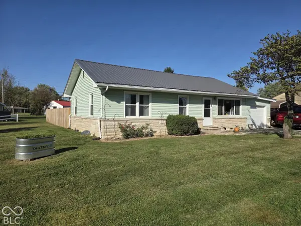 404 W Mulberry ST, Westport, IN 47283