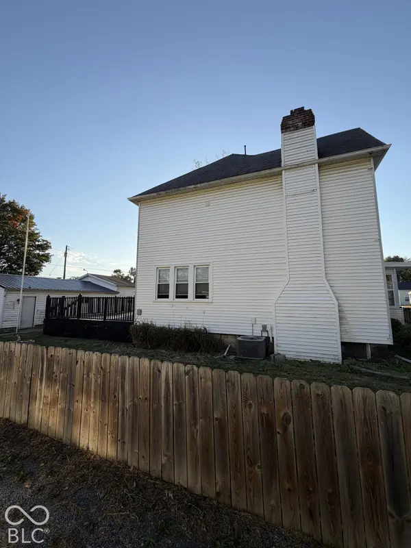 1705 S E ST, Elwood, IN 46036