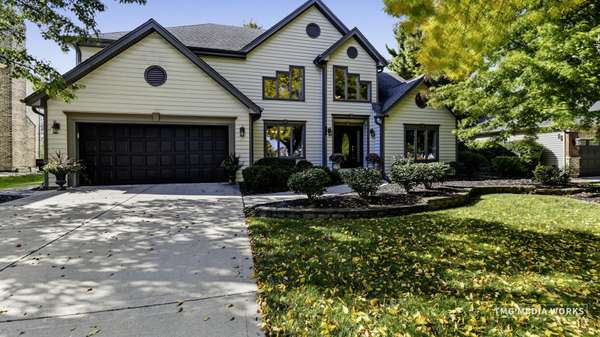 516 Prairie Knoll DR, Naperville, IL 60565