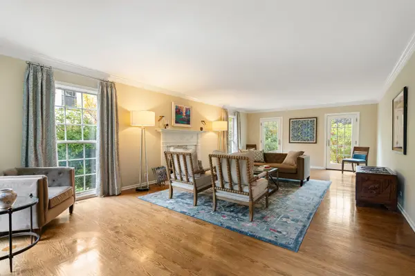544 Lexington DR, Lake Forest, IL 60045