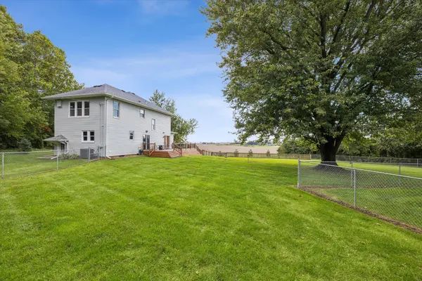 2948 245th ST, De Witt, IA 52742