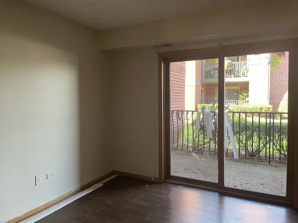 11110 E Cove CIR #1C, Palos Hills, IL 60465