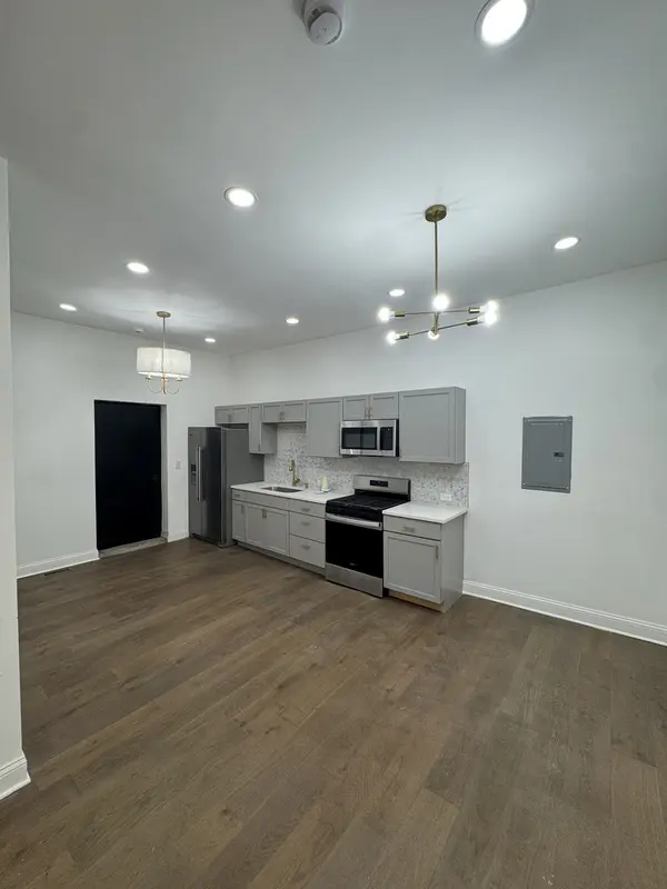 3447 W Chicago AVE, Chicago, IL 60651