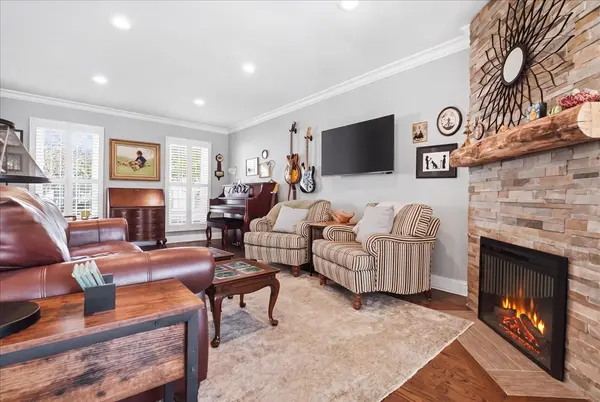 895 Garfield AVE, Libertyville, IL 60048