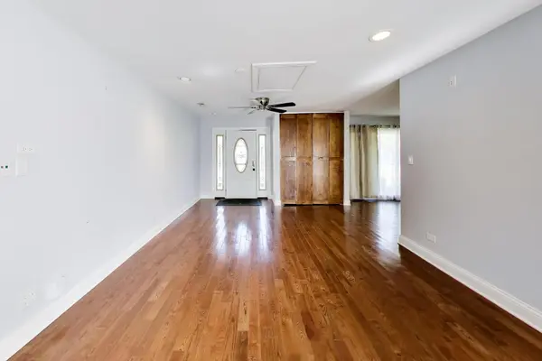 655 Flagstaff LN, Hoffman Estates, IL 60169