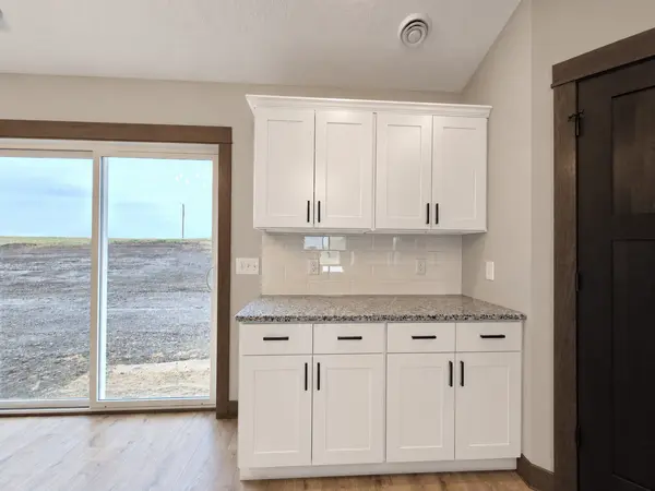 316 Falcon RUN, Eagle Lake, MN 56024