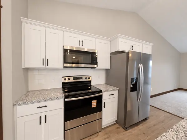 316 Falcon RUN, Eagle Lake, MN 56024