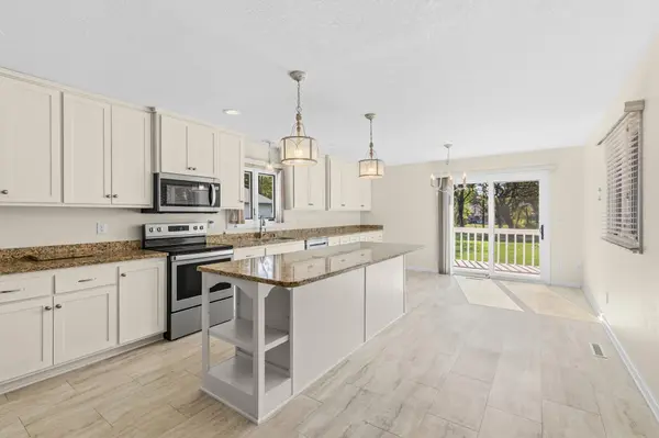 300 109th AVE NW, Coon Rapids, MN 55448