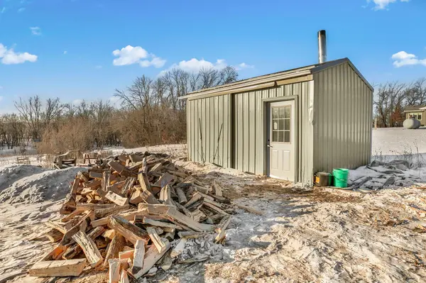 2818 337th LN NW, Cambridge, MN 55008