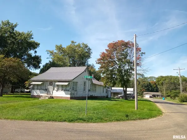 932 N ELM ST, Lewistown, IL 61542