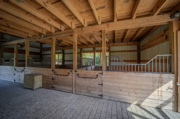 4326 Budds Creek Rd, Cunningham, TN 37052