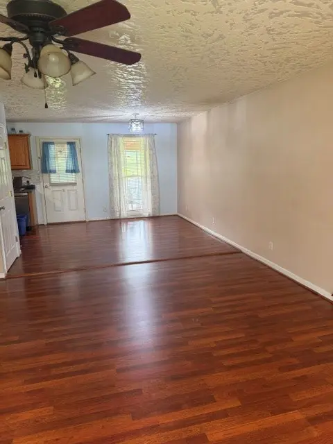 208 Valley St, Sparta, TN 38583