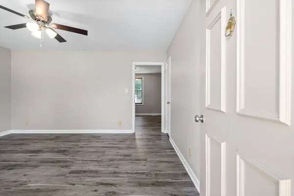 528 Jewel Dr, Clarksville, TN 37042