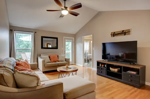 1943 Old Russellville Pike, Clarksville, TN 37043
