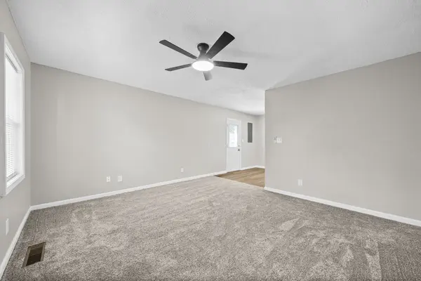 709 Mill Green Ct, Hopkinsville, KY 42240
