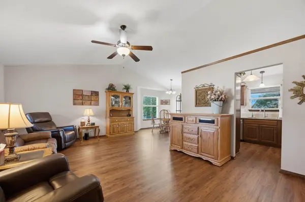 2410 S Fieldcrest Cir, Wichita, KS 67215