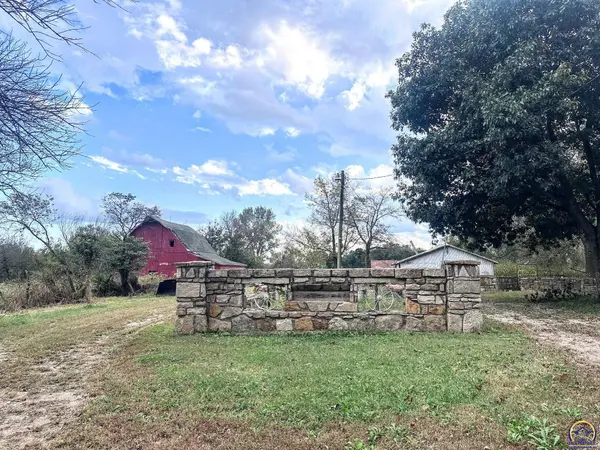 10372 Walton Rd, Harveyville, KS 66431