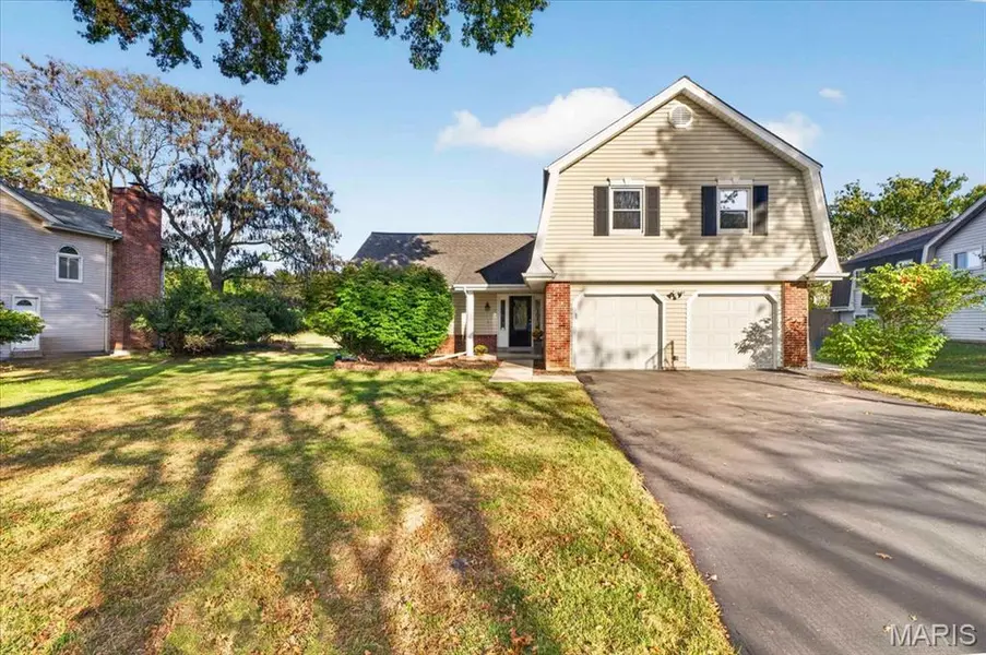 15056 Isleview DR, Chesterfield, MO 63017