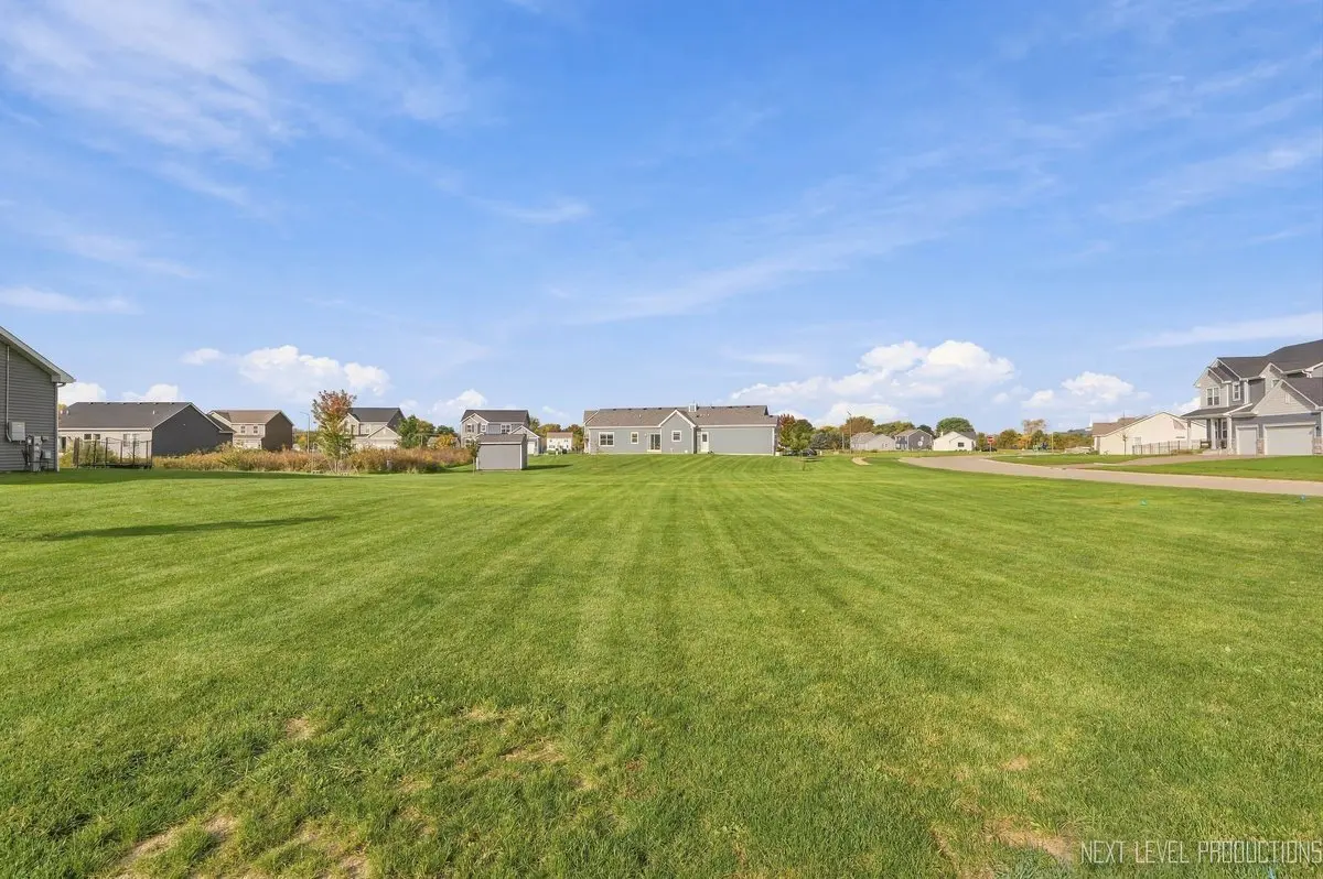 211 Christensen ST, Hinckley, IL 60520