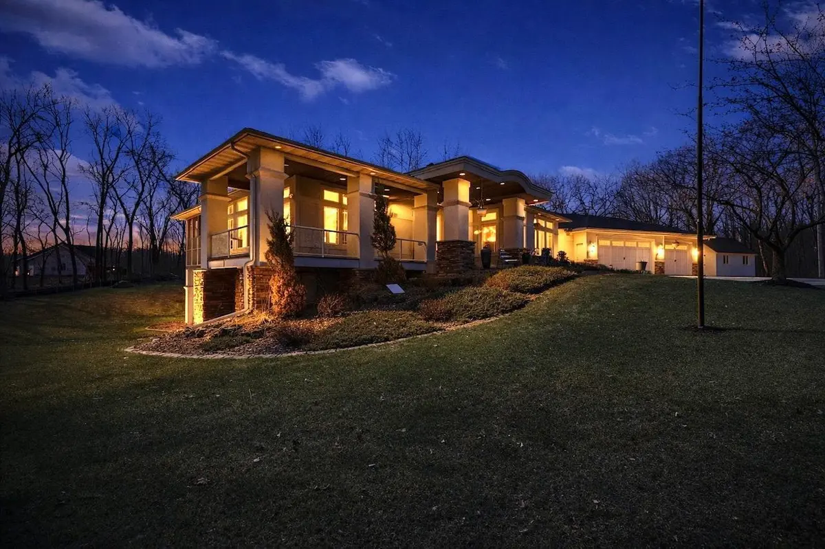 9401 Elm CT, Prior Lake, MN 55372