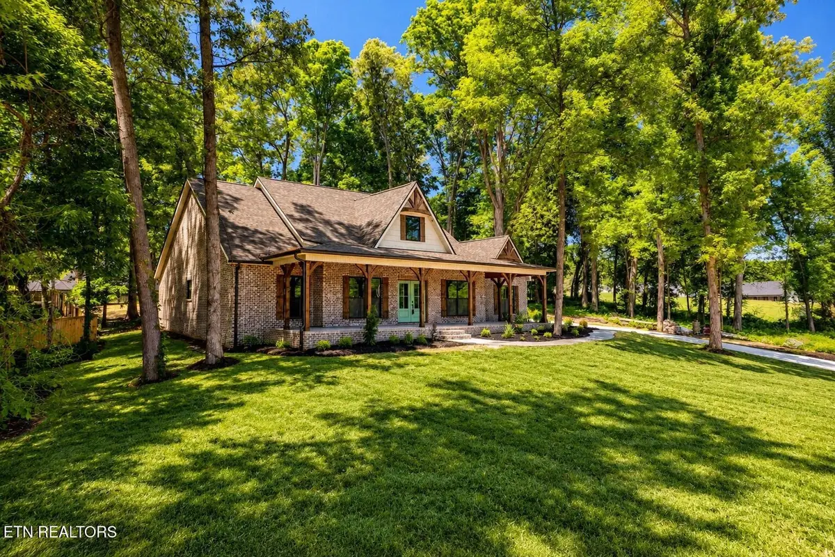5816 Caswell Drive, Greenback, TN 37742